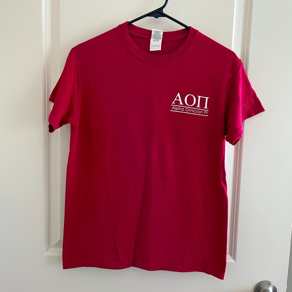 Alpha omicron pi t shirt ✨